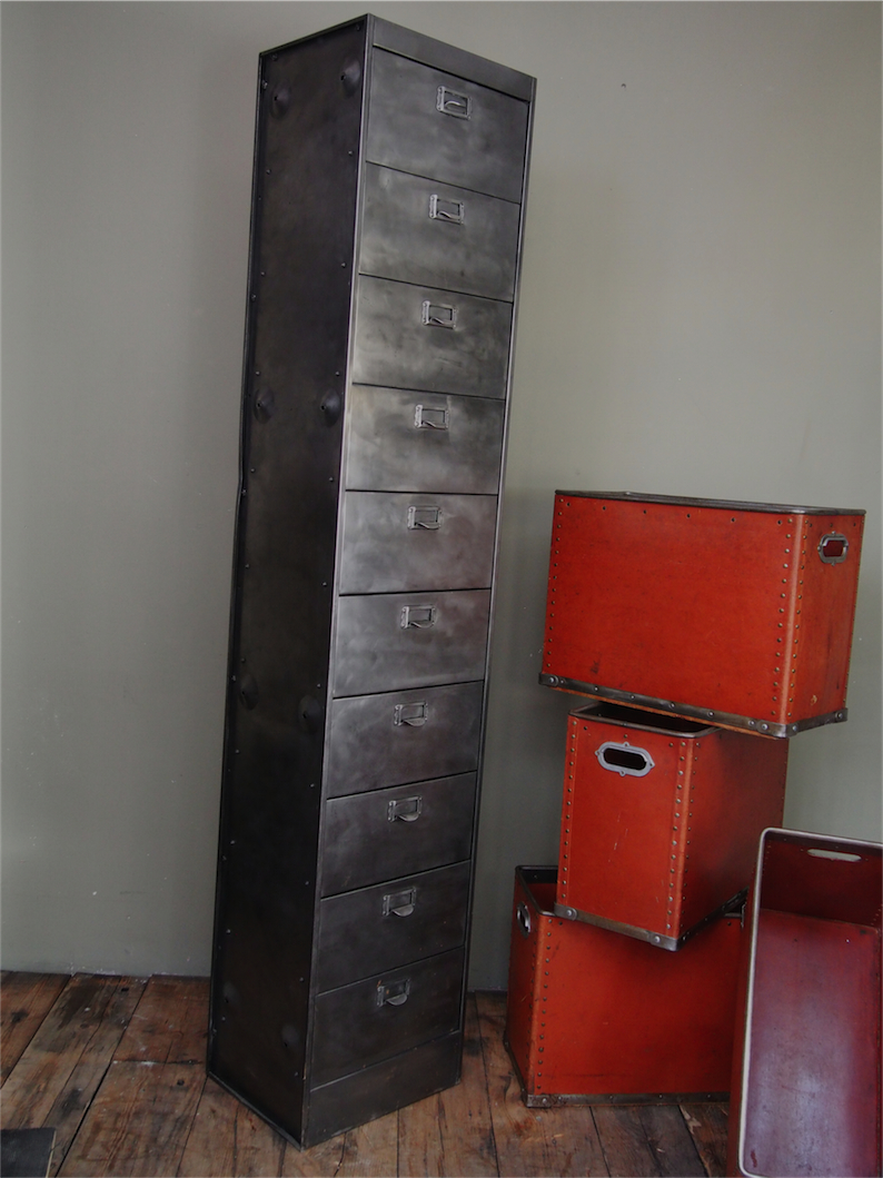 ancien grand meuble 10 casiers industriel a clapet – Image 4