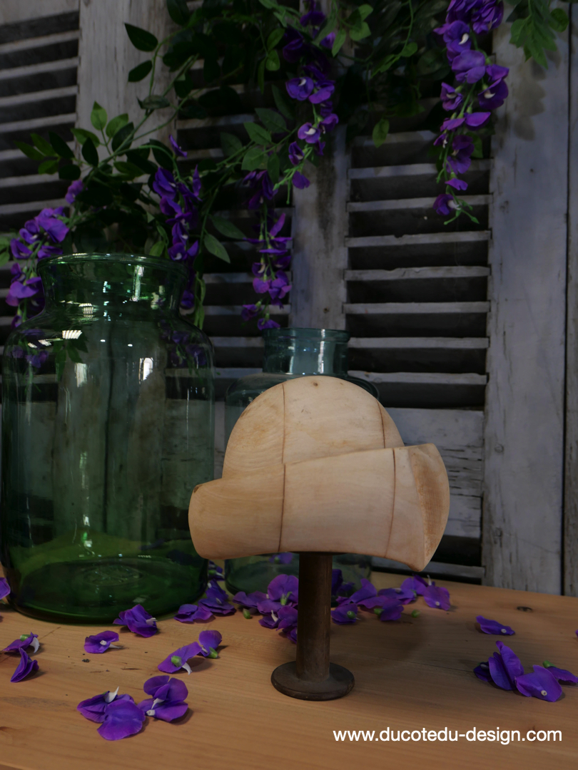 Ancien moule a chapeau en bois , forme de modiste Ref M11 – Image 2