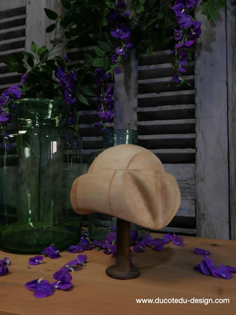 Ancien moule a chapeau en bois , forme de modiste Ref M11 – Image 3