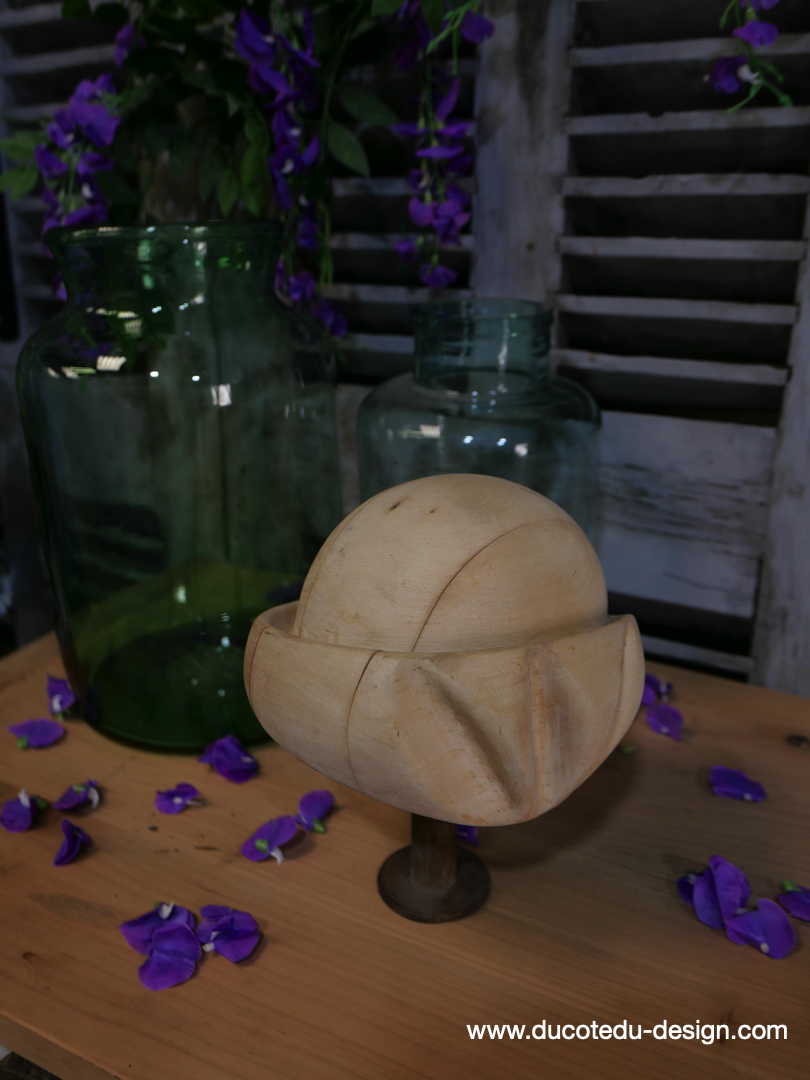 Ancien moule a chapeau en bois , forme de modiste Ref M11 – Image 4