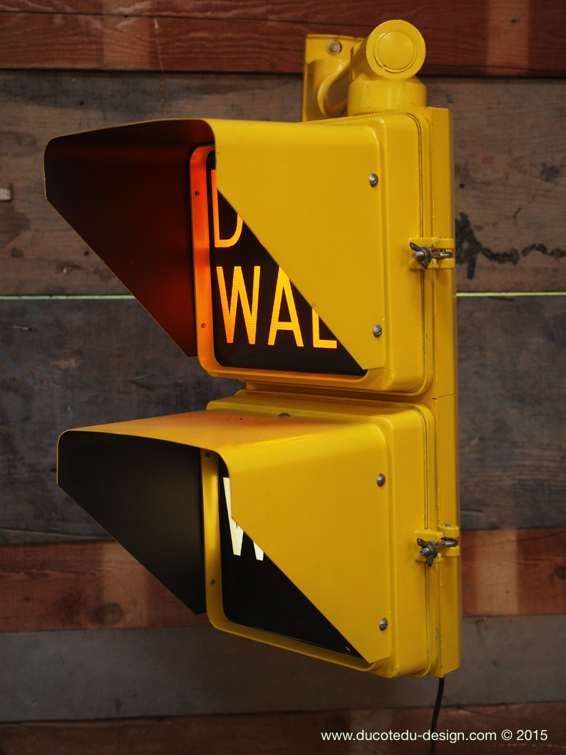 New York feu dont walk americain vintage USA jaune d'origine avec fixations murale – Image 3