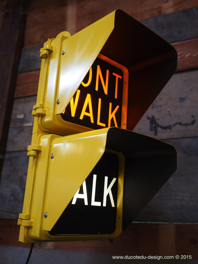 New York feu dont walk americain vintage USA jaune d'origine avec fixations murale – Image 12