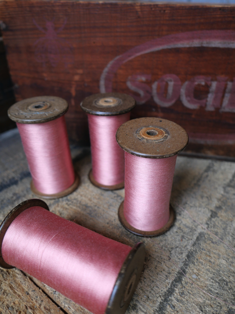 Lot de 4 bobines des anciennes filatures Lyonnaises / rose – Image 4