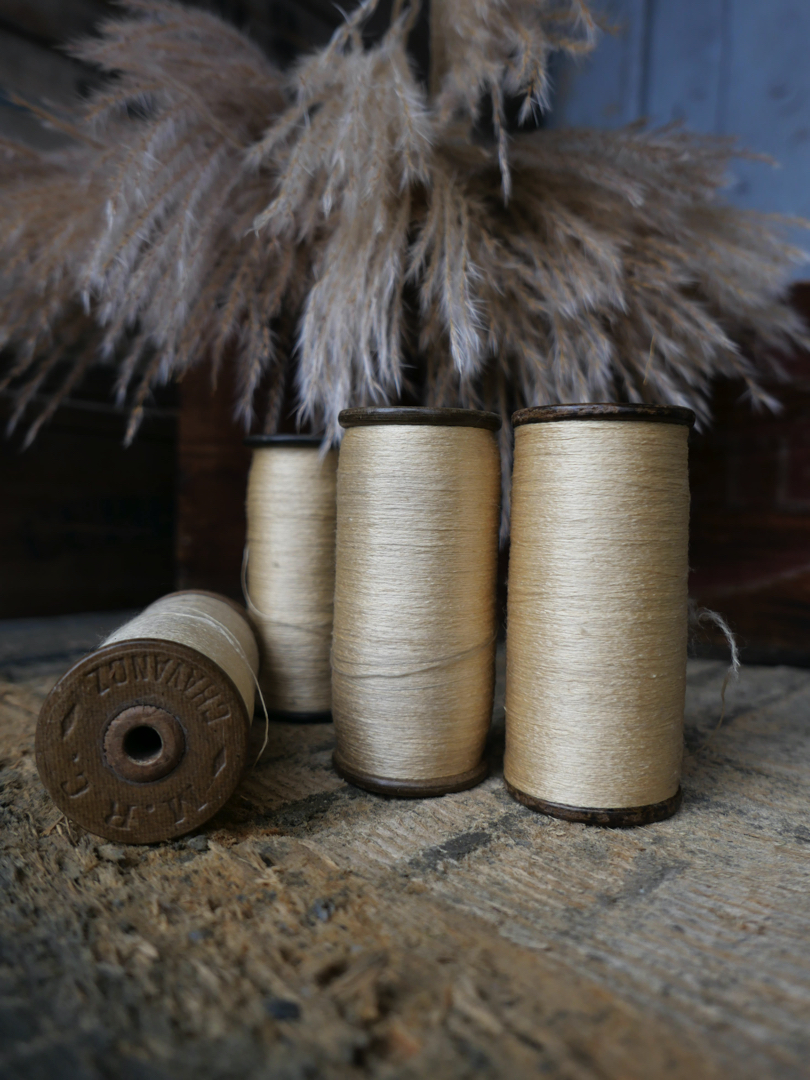 Lot de 4 bobines des anciennes filatures Lyonnaises / coquille d'oeuf – Image 2