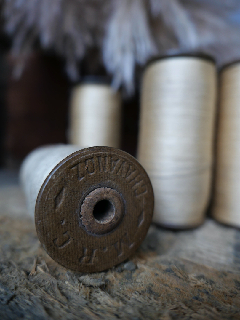 Lot de 4 bobines des anciennes filatures Lyonnaises / coquille d'oeuf – Image 4