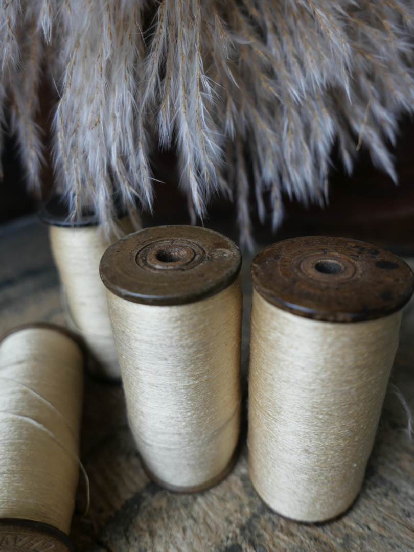 Lot de 4 bobines des anciennes filatures Lyonnaises / coquille d'oeuf – Image 5