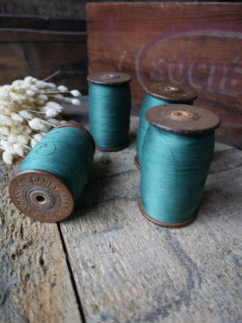 Lot de 4 bobines des anciennes filatures Lyonnaises vert sapin – Image 2