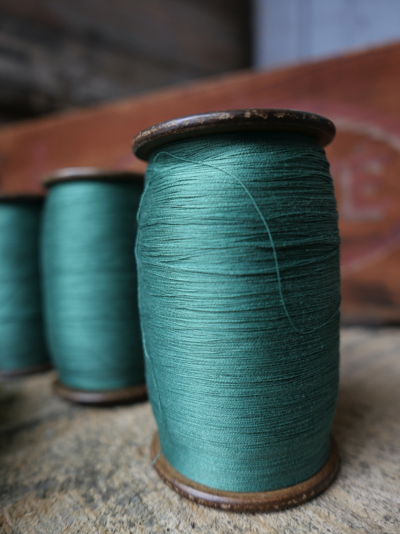Lot de 4 bobines des anciennes filatures Lyonnaises vert sapin – Image 4