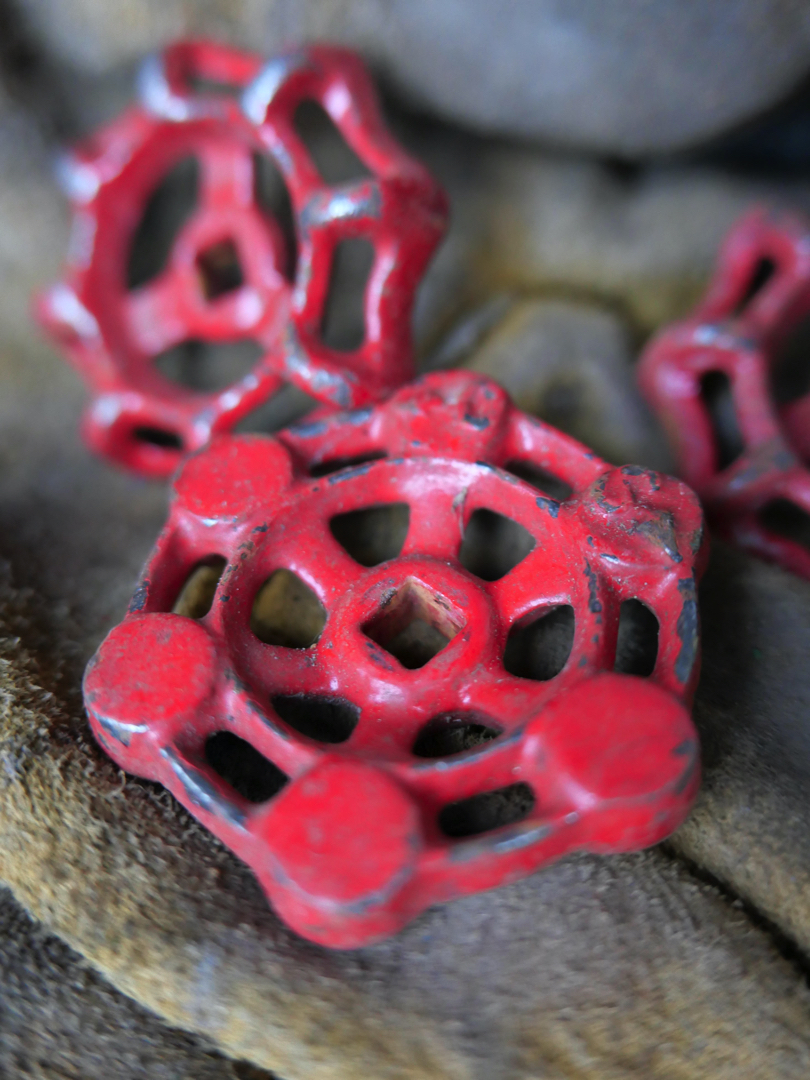 Lot d'anciennes vannes d'usine rouge lot 8 – Image 8