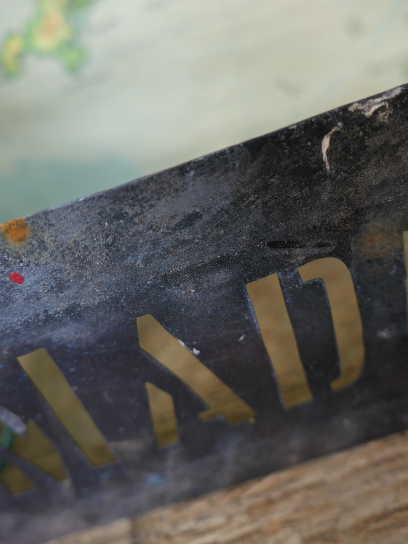 ancien pochoir marquage transport caisse de musee / Made – Image 4