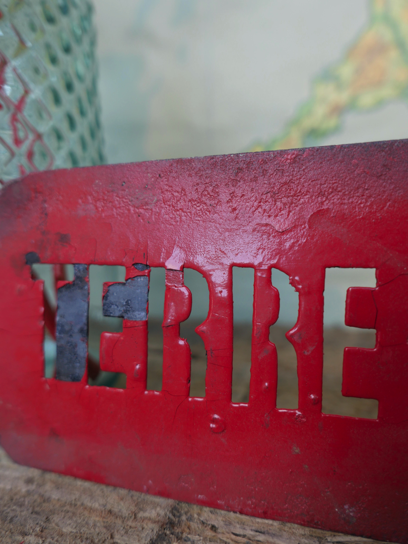 ancien pochoir marquage transport caisse de musee / Terre cuite – Image 5