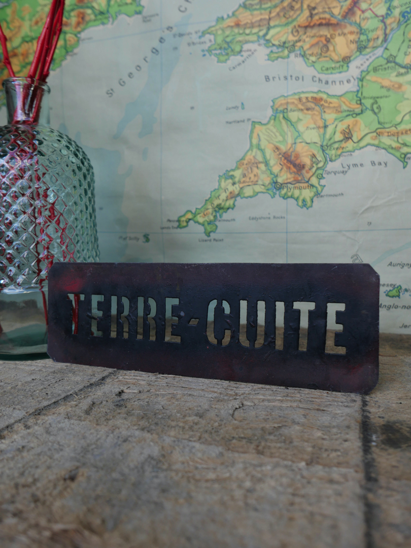 ancien pochoir marquage transport caisse de musee / Terre cuite noir – Image 3