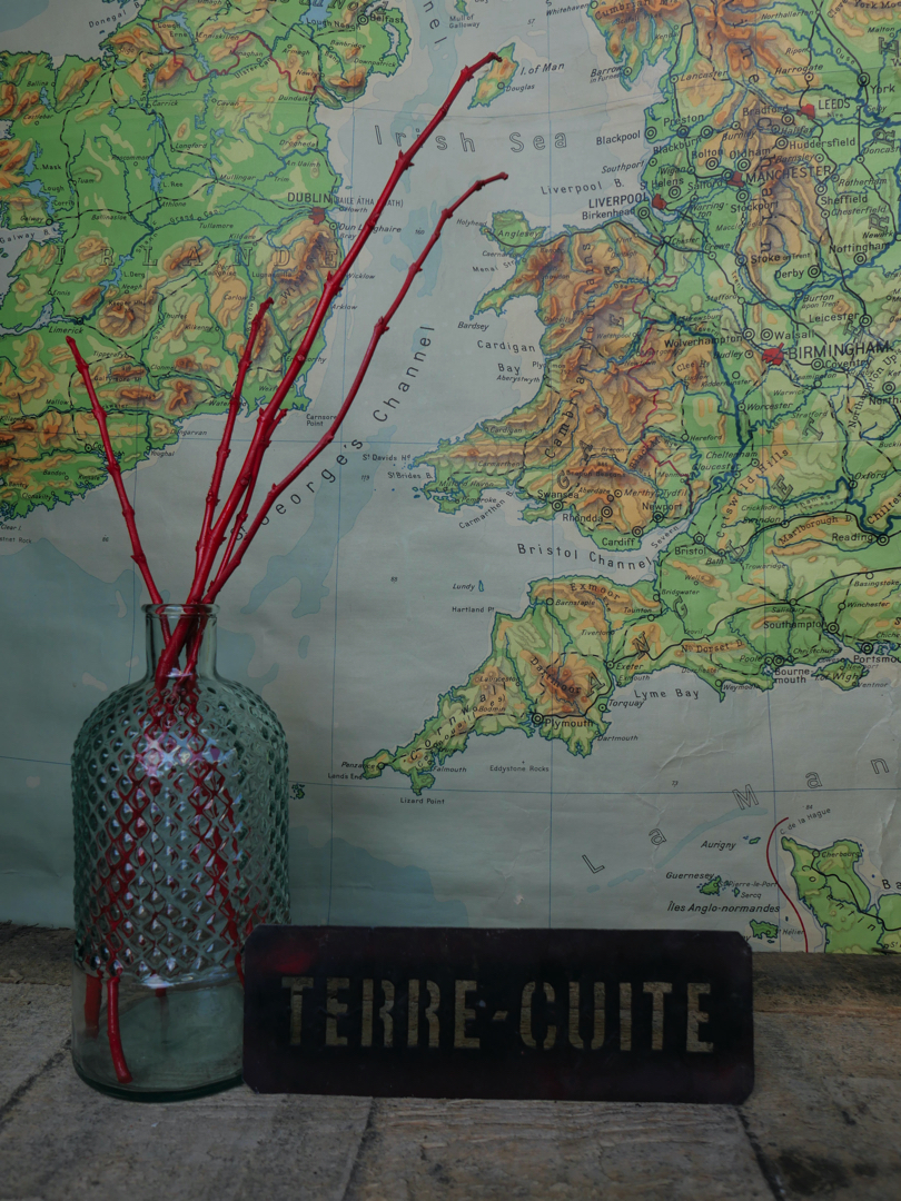 ancien pochoir marquage transport caisse de musee / Terre cuite noir – Image 2