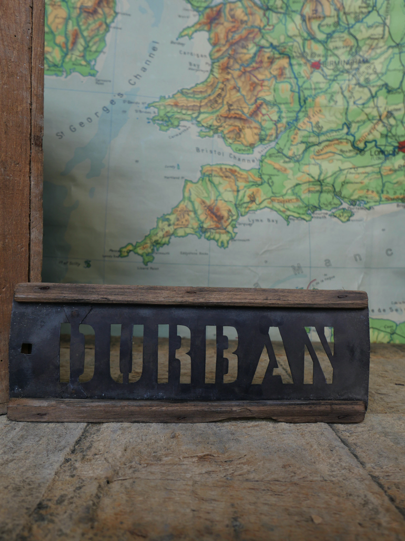 ancien pochoir marquage transport caisse de musee / Durban – Image 2