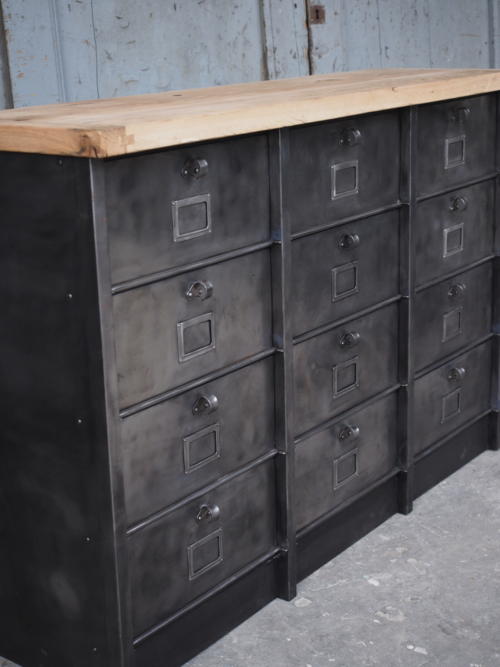 ancien grand meuble 12 casiers industriel strafor plateauchene massif – Image 4