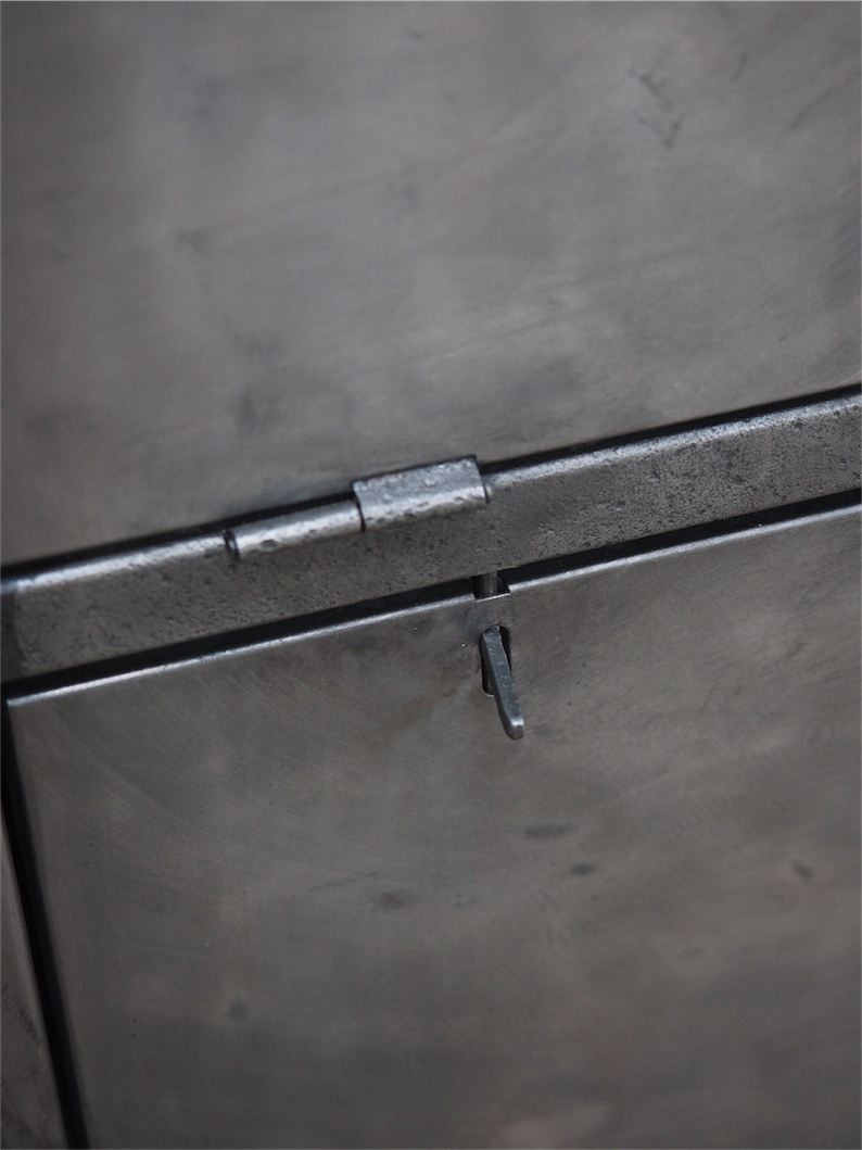 enfilade industrielle 12 compartiments atelier militaire plateau vieux chene massif – Image 7