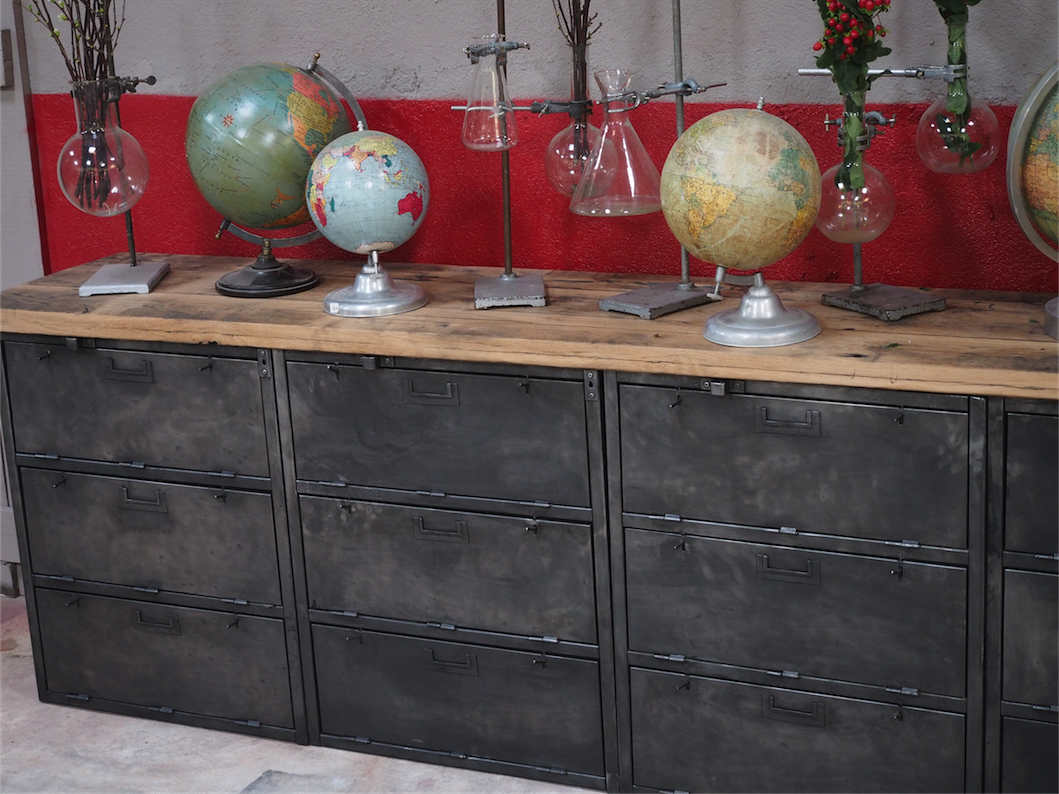 enfilade industrielle 12 compartiments atelier militaire plateau vieux chene massif – Image 19