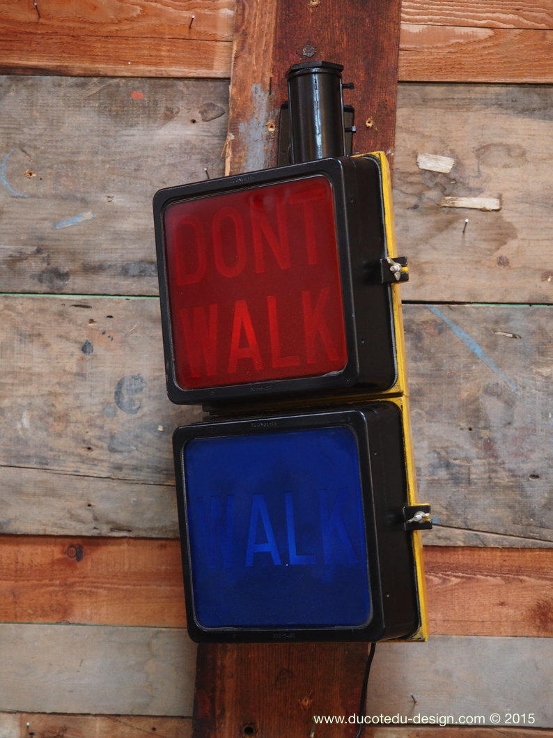 New York feu dont walk americain vintage USA jaune d'origine avec fixations murale – Image 3