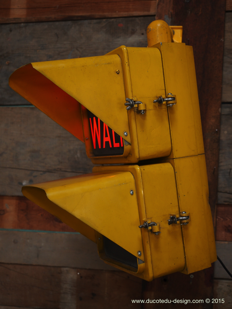 New York feu dont walk americain vintage USA jaune d'origine avec fixations murale – Image 4