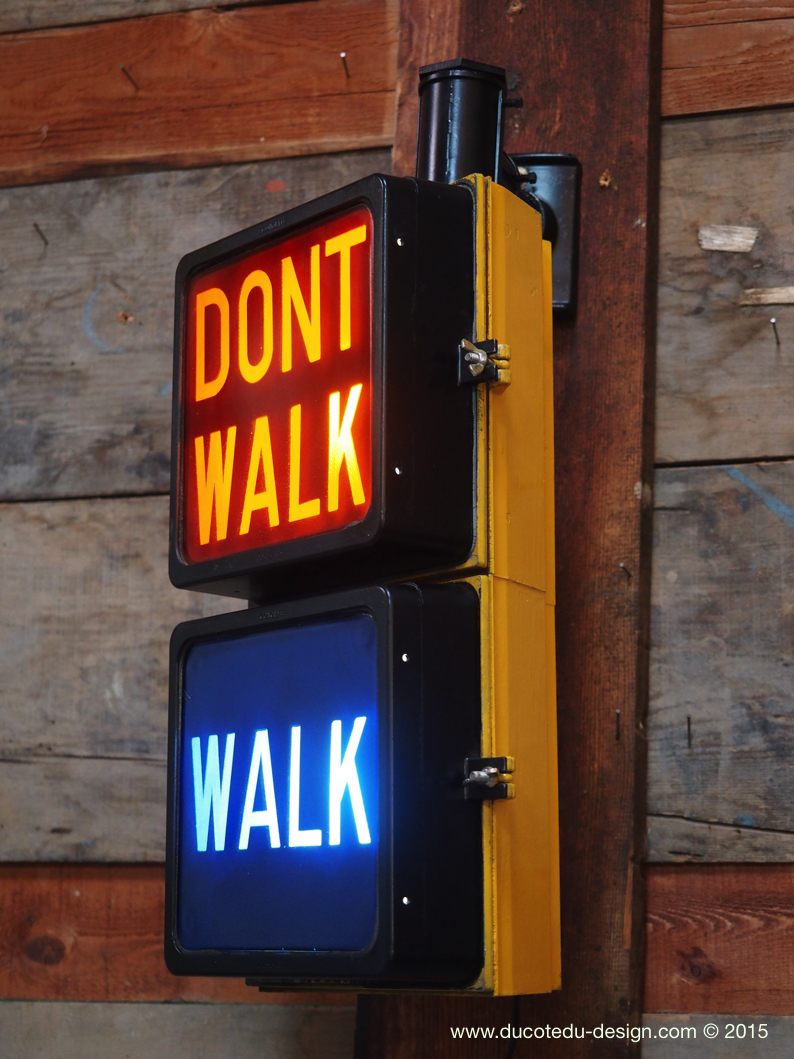 New York feu dont walk americain vintage USA jaune d'origine avec fixations murale – Image 14