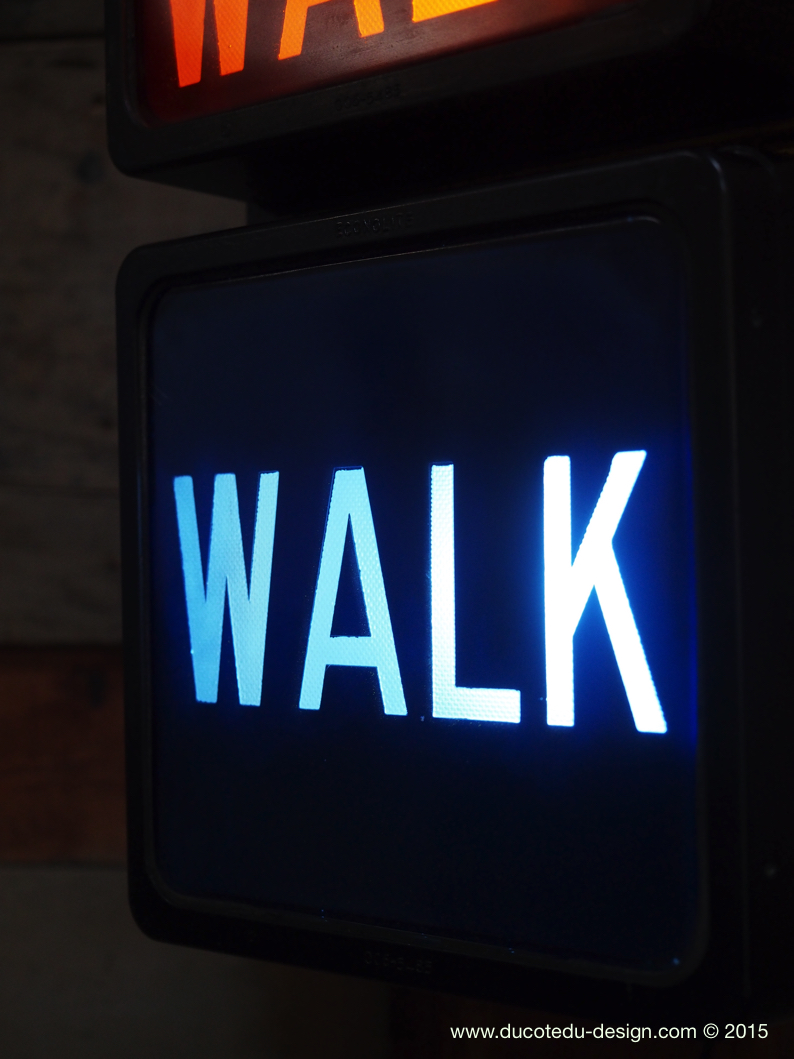 New York feu dont walk americain vintage USA jaune d'origine avec fixations murale – Image 6