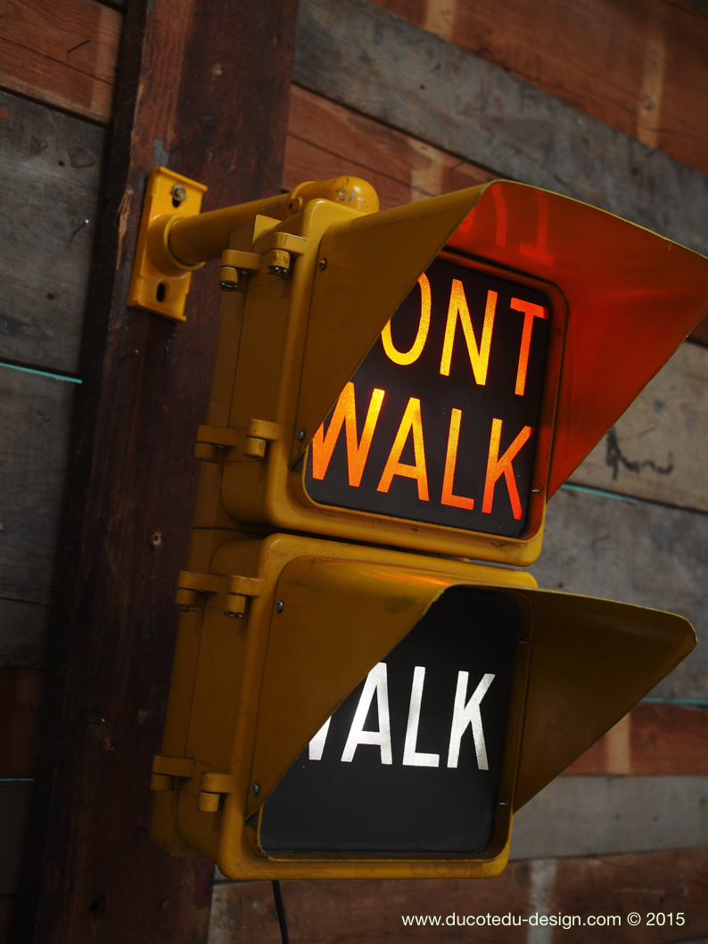 New York feu dont walk americain vintage USA jaune d'origine avec fixations murale – Image 11