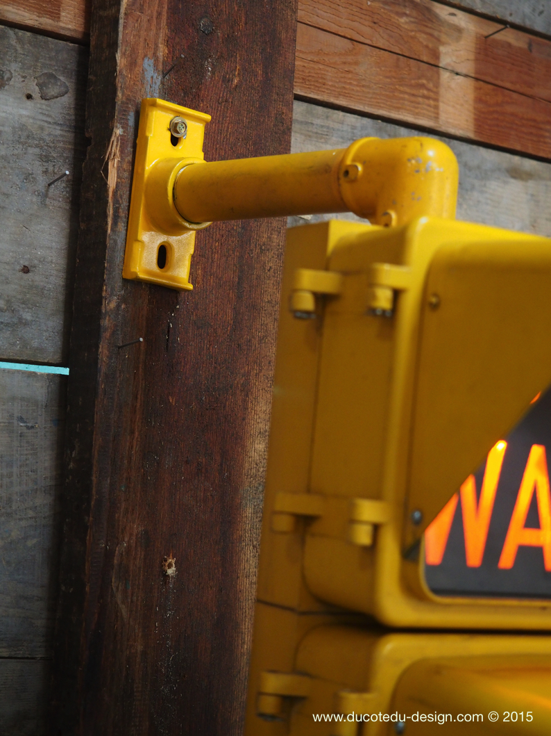 New York feu dont walk americain vintage USA jaune d'origine avec fixations murale – Image 12