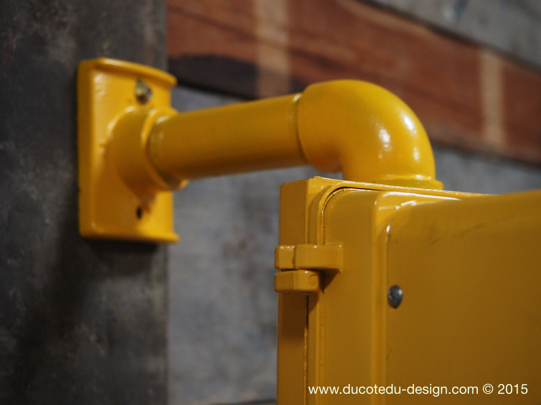 feu dont walk americain vintage USA jaune d'origine avec fixations murale – Image 5