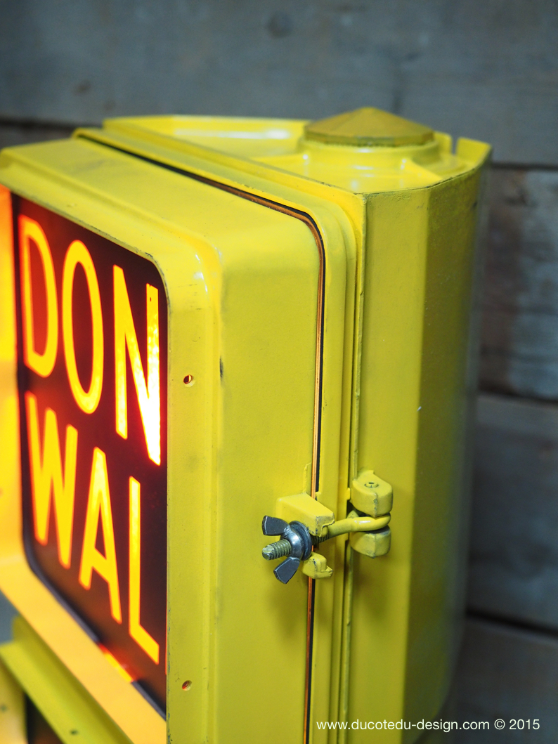 feu dont walk americain vintage USA jaune a poser – Image 6