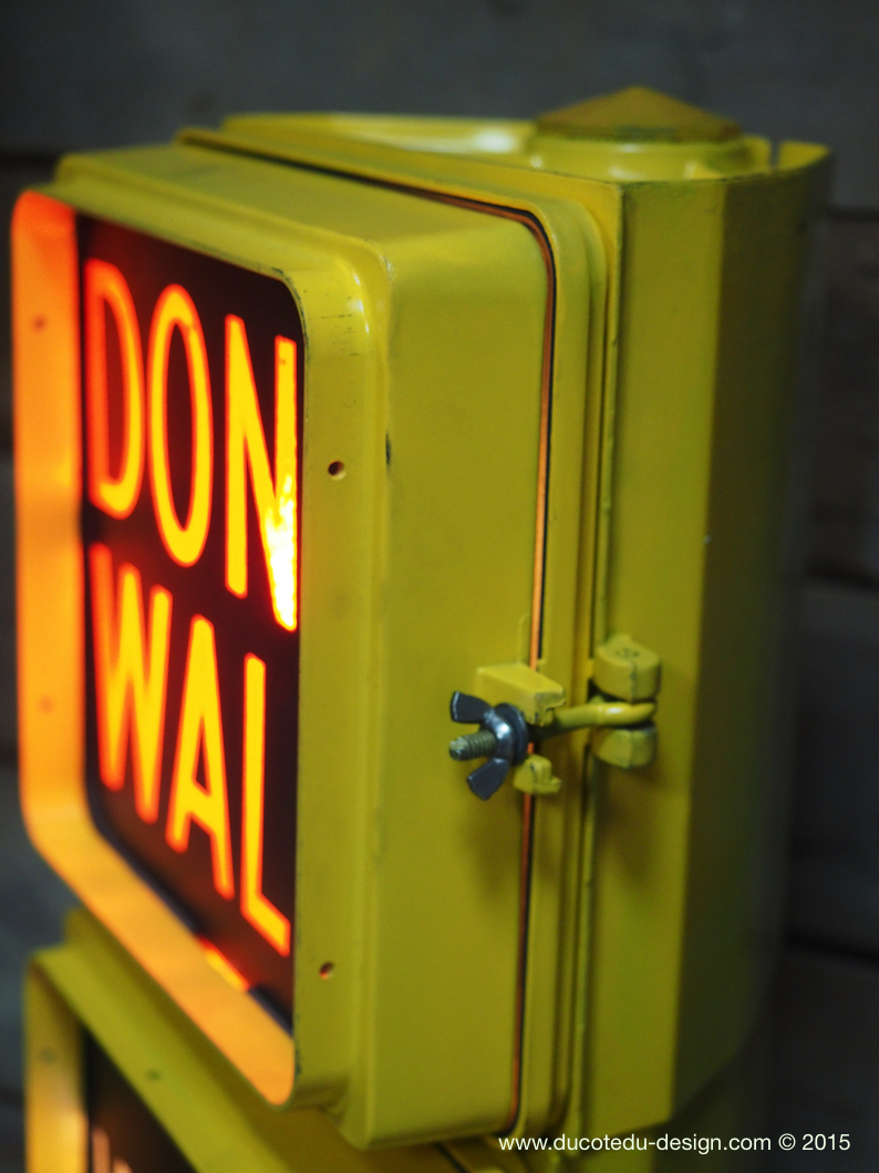 feu dont walk americain vintage USA jaune a poser – Image 8