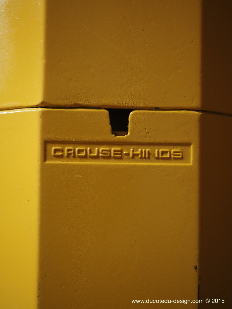 feu dont walk americain vintage USA jaune d'origine avec fixations murale – Image 9