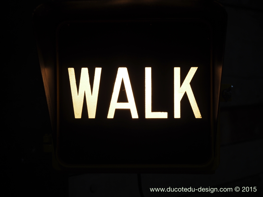 feu dont walk americain vintage USA jaune d'origine avec fixations murale – Image 14