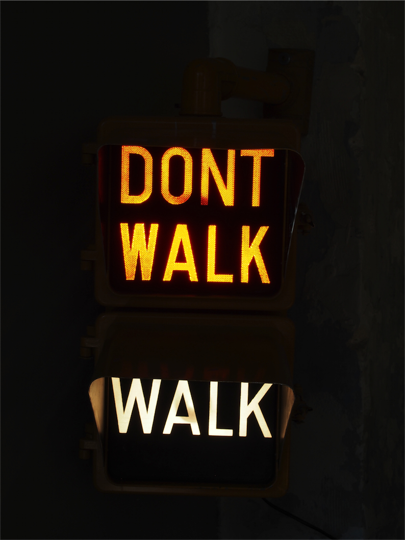 New York feu dont walk americain vintage USA jaune d'origine avec fixations murale – Image 5