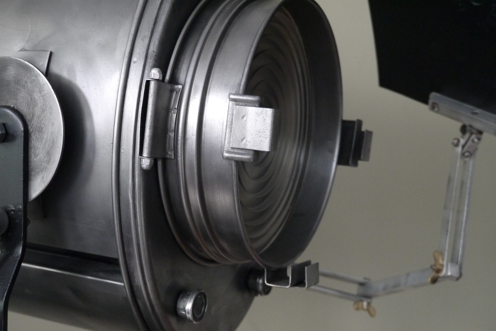 Projecteur de cinema Cremer Paris entierement d'origine – Image 8