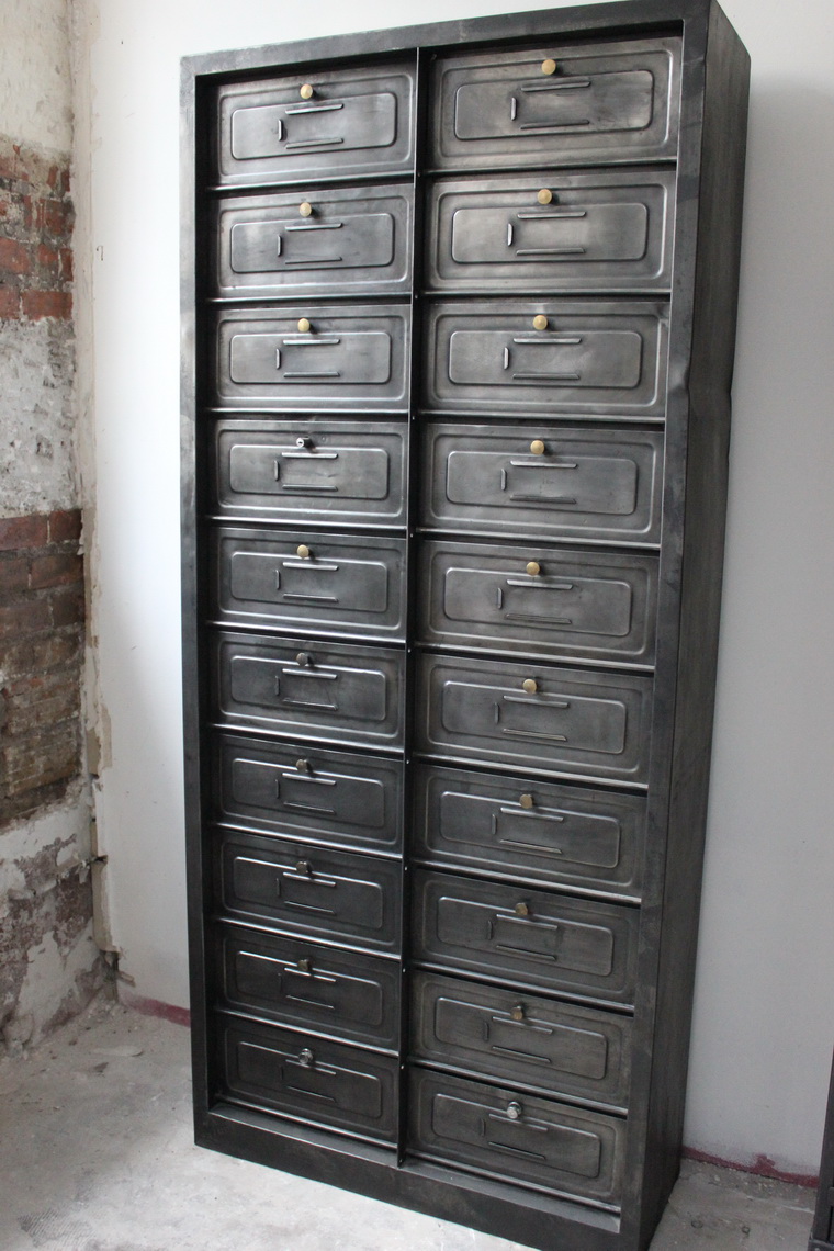 ancien grand meuble 20 casiers industriel a clapet tole emboutie 1930 – Image 11