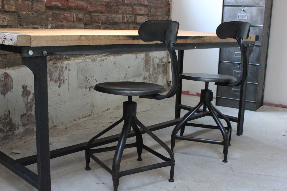 ancienne Chaise basse d atelier industrielle nicolle "" dit queu de baleine "" – Image 4