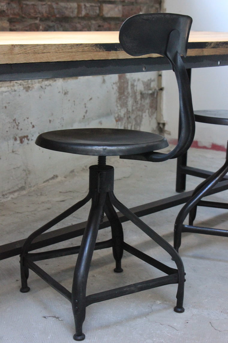 ancienne Chaise basse d atelier industrielle nicolle "" dit queu de baleine "" – Image 15