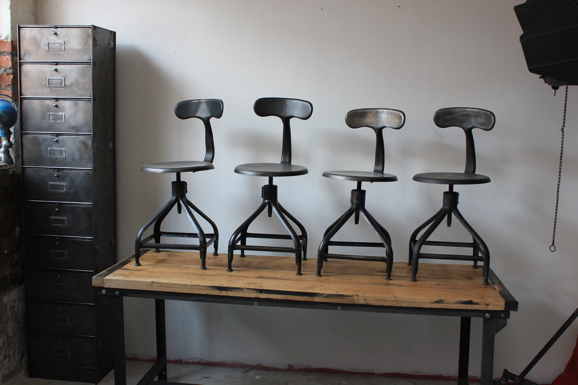 ancienne Chaise basse d atelier industrielle nicolle "" dit queu de baleine "" – Image 5