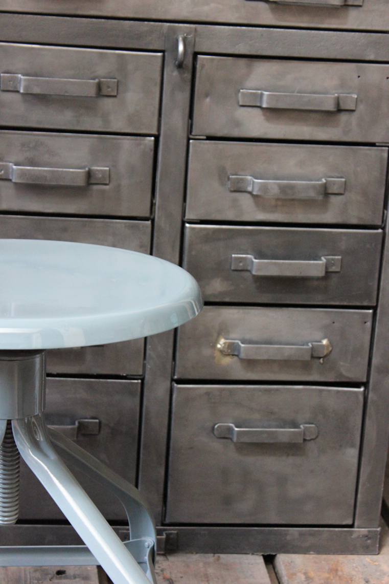 etabli d'atelier industriel metal 11 tiroirs plateau bois massif – Image 11