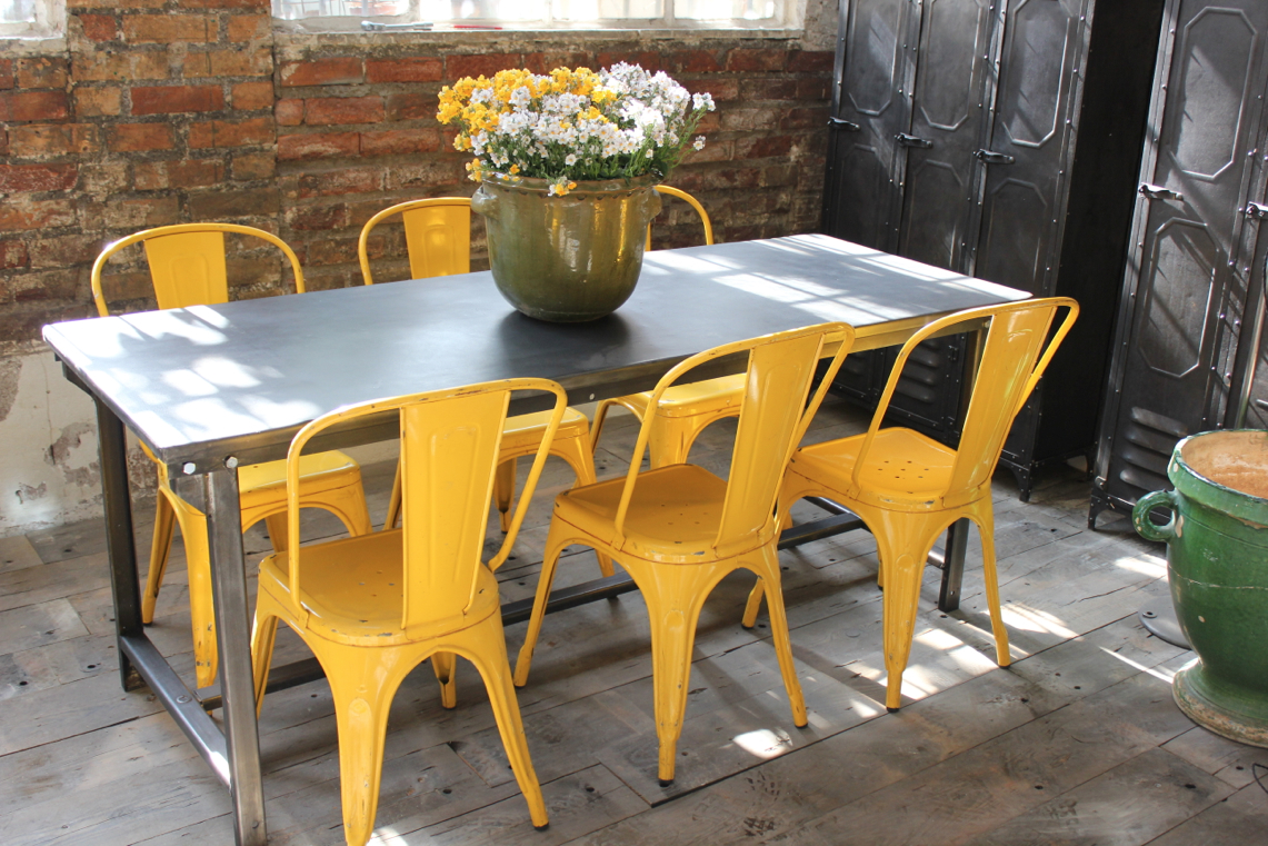 4 ancienne Chaise TOLIX Xavier Pauchard jaune des annees 50 tarif pour les 4 chaises – Image 4