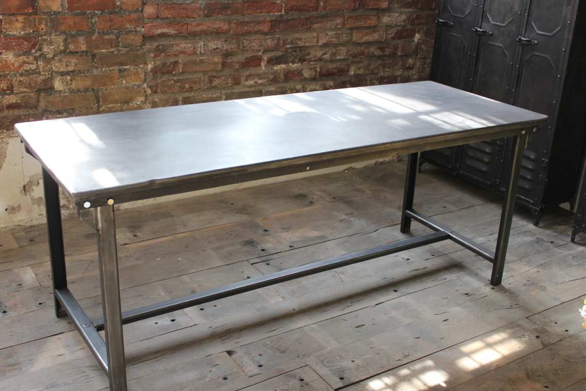 Table ou bureau metal industriel des annees 50 militaire finition metal – Image 3
