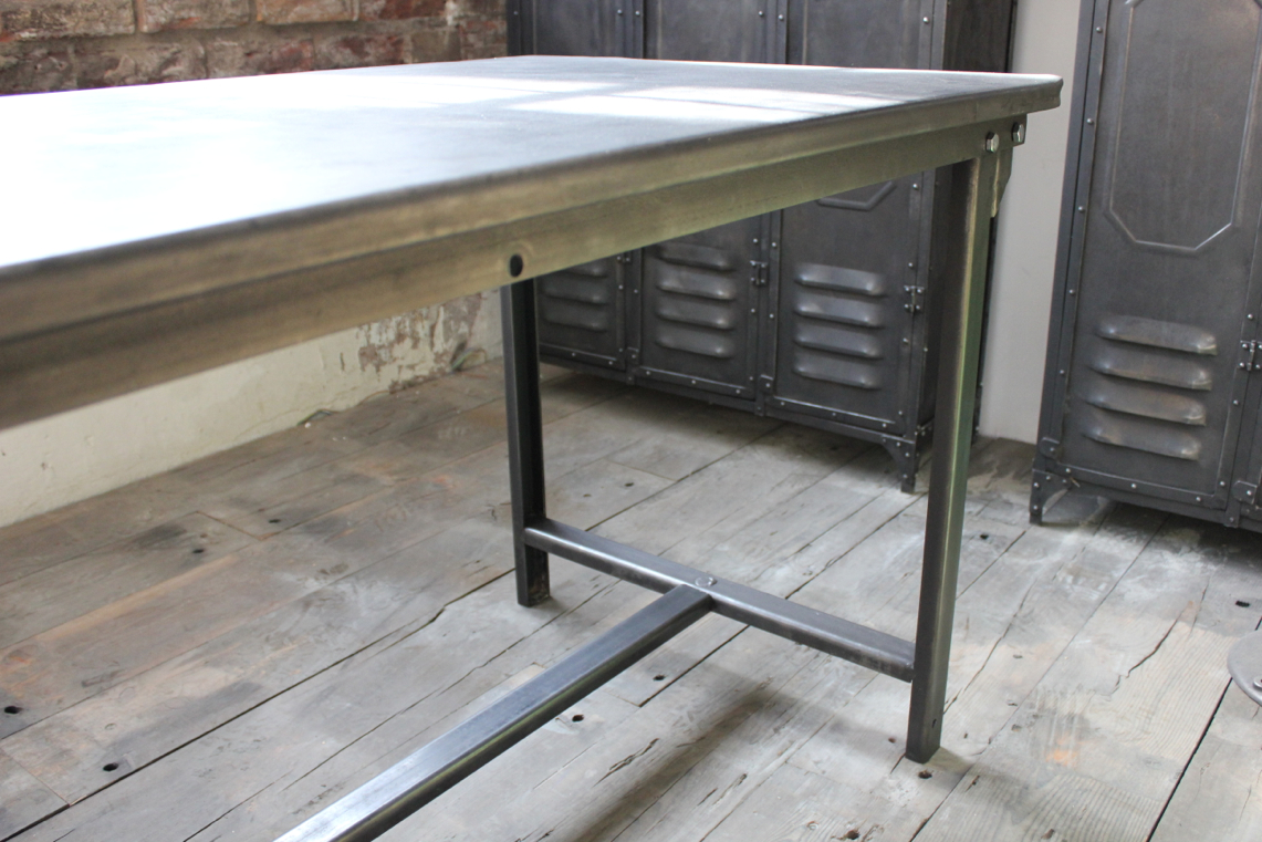 Table ou bureau metal industriel des annees 50 militaire finition metal – Image 9