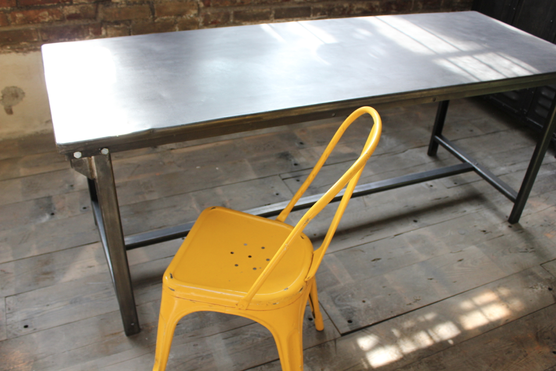 Table ou bureau metal industriel des annees 50 militaire finition metal – Image 12