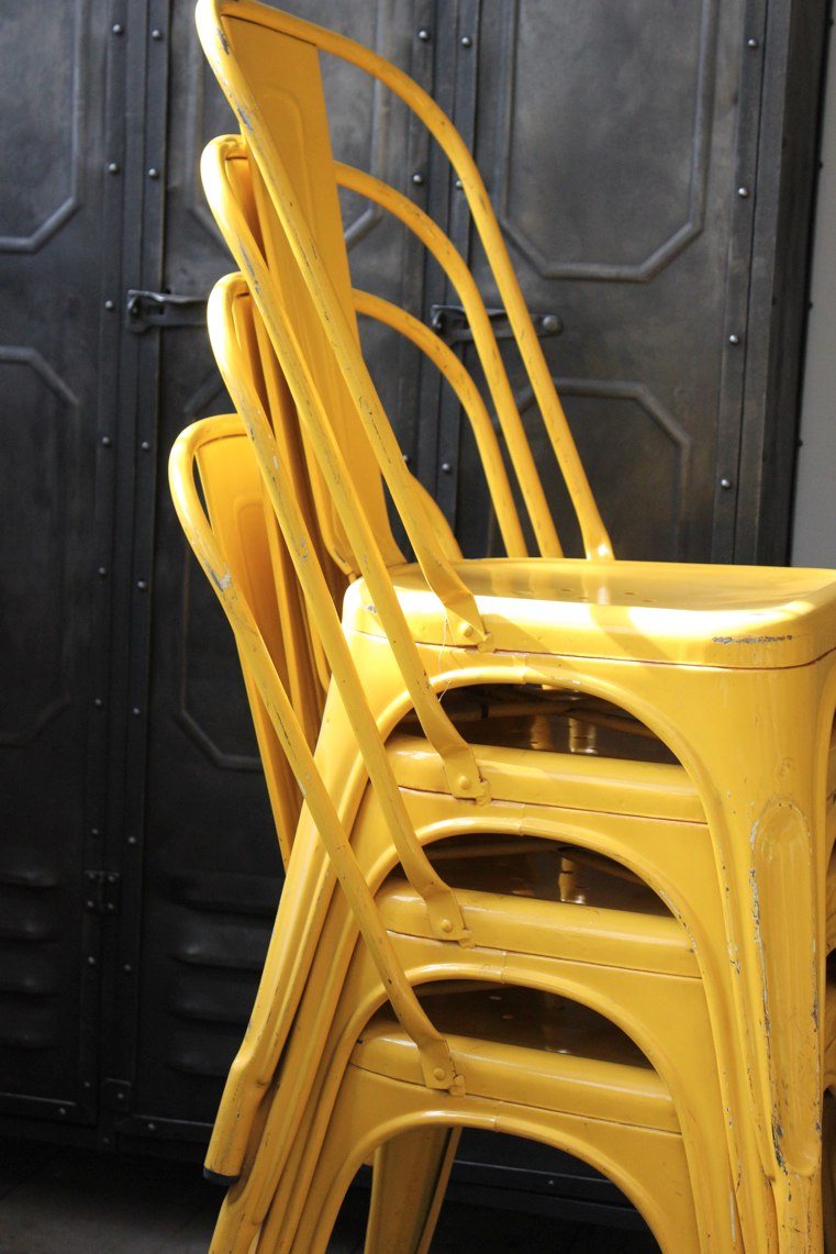 4 ancienne Chaise TOLIX Xavier Pauchard jaune des annees 50 tarif pour les 4 chaises – Image 10