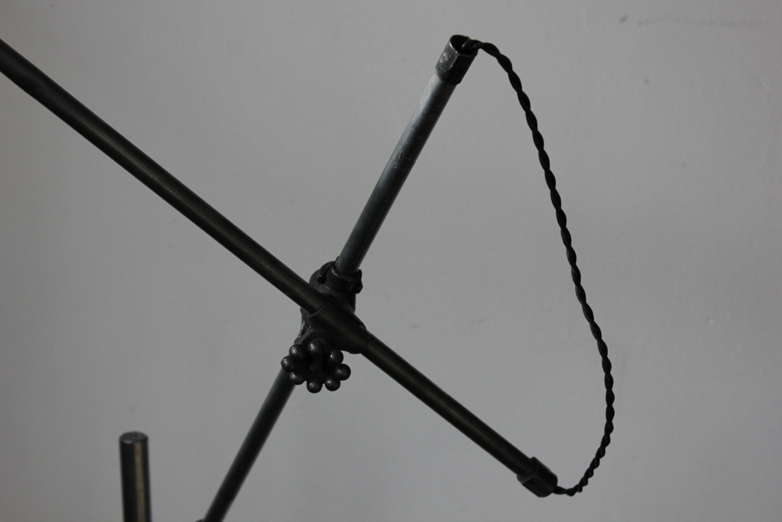 Rare Lampe liseuse O.C. White Industrielle sur pied la lampe de reference a new york dans les loft – Image 7