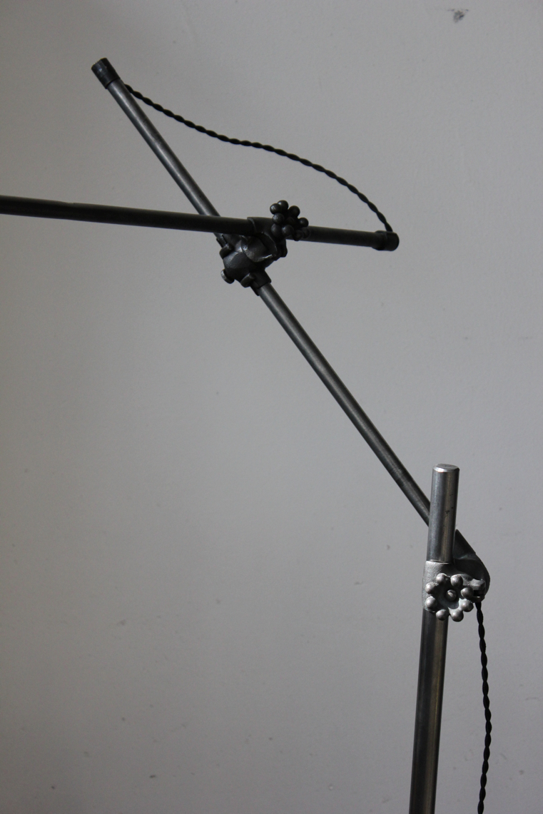 Rare Lampe liseuse O.C. White Industrielle sur pied la lampe de reference a new york dans les loft – Image 10