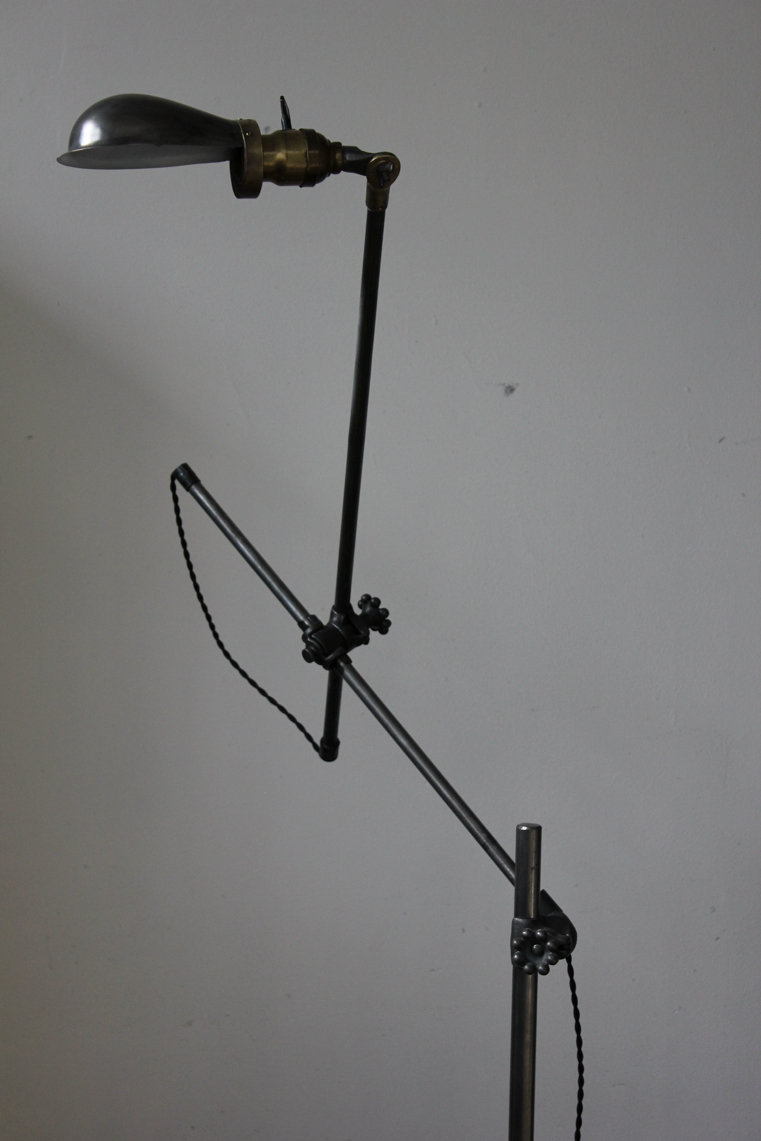 Rare Lampe liseuse O.C. White Industrielle sur pied la lampe de reference a new york dans les loft – Image 2