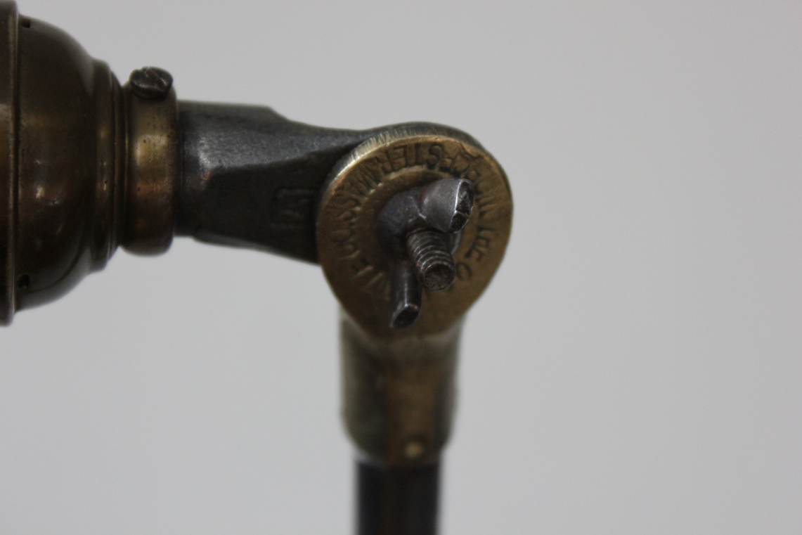 Rare Lampe liseuse O.C. White Industrielle sur pied la lampe de reference a new york dans les loft – Image 13