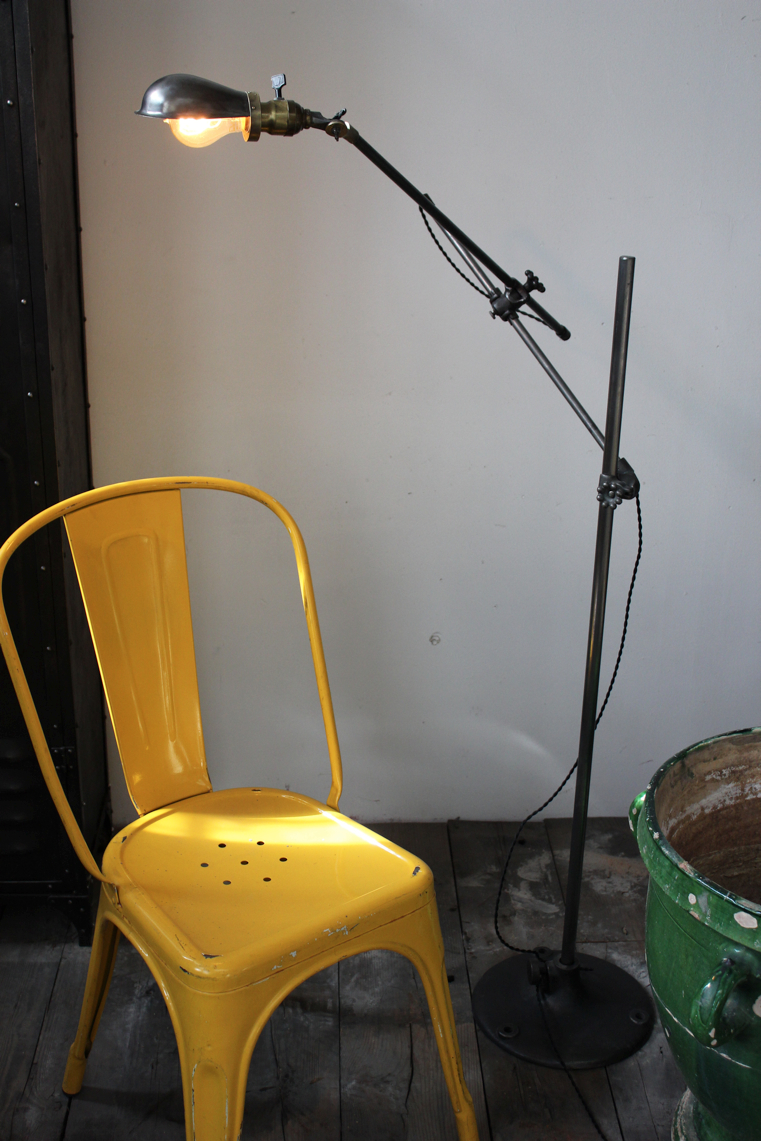 Rare Lampe liseuse O.C. White Industrielle sur pied la lampe de reference a new york dans les loft – Image 3