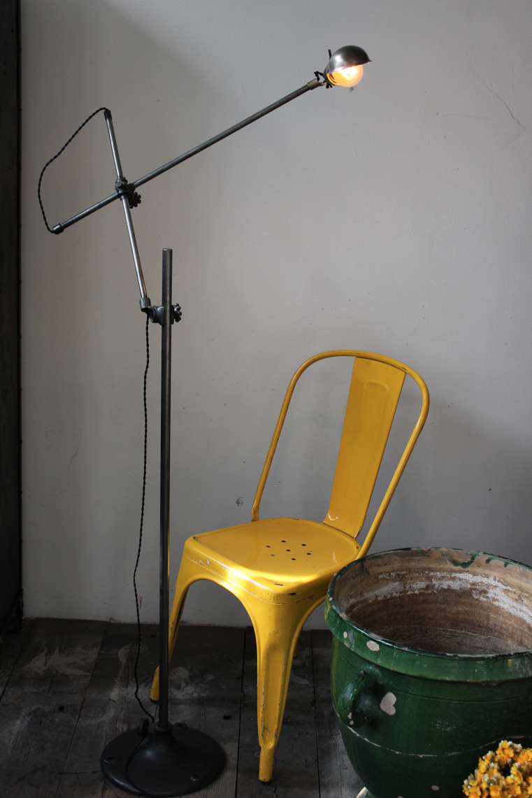Rare Lampe liseuse O.C. White Industrielle sur pied la lampe de reference a new york dans les loft – Image 17
